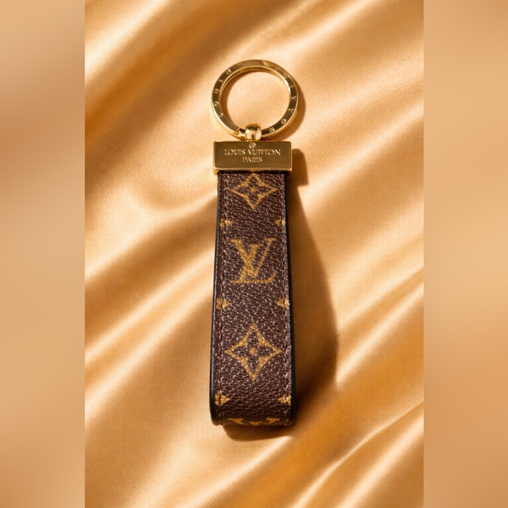 Luxury Louis Vuitton Keyring - Picture 2 of 3